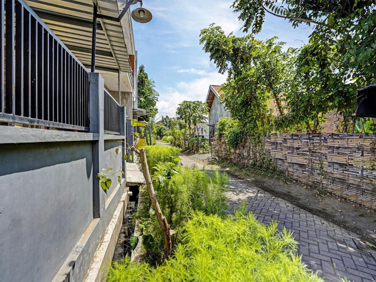 Spot On 91824 Rumah Kaloka Syariah Probolinggo Esterno foto