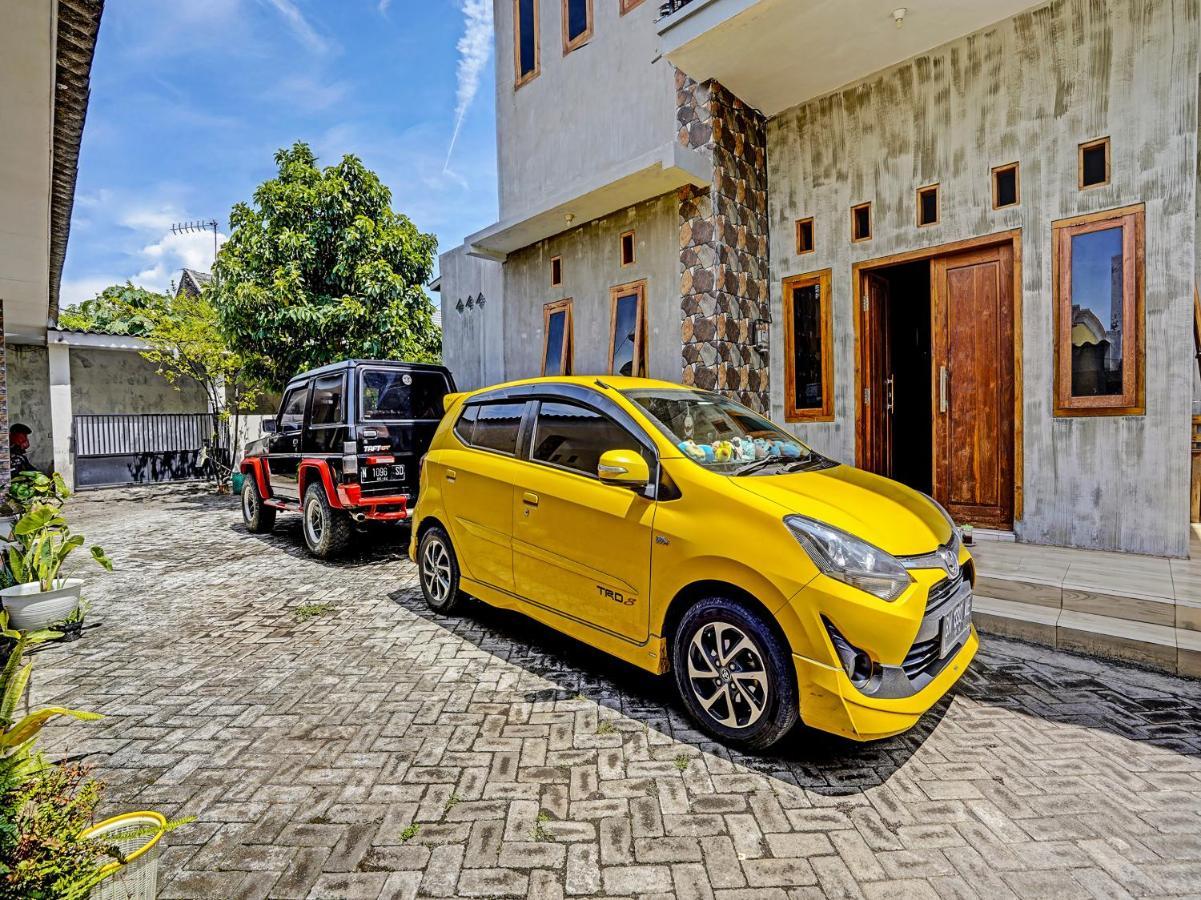 Spot On 91824 Rumah Kaloka Syariah Probolinggo Esterno foto